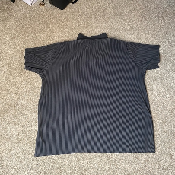 BOOHOO Men’s Slim Fit Pleated Zip Polo - Picture 3 of 5